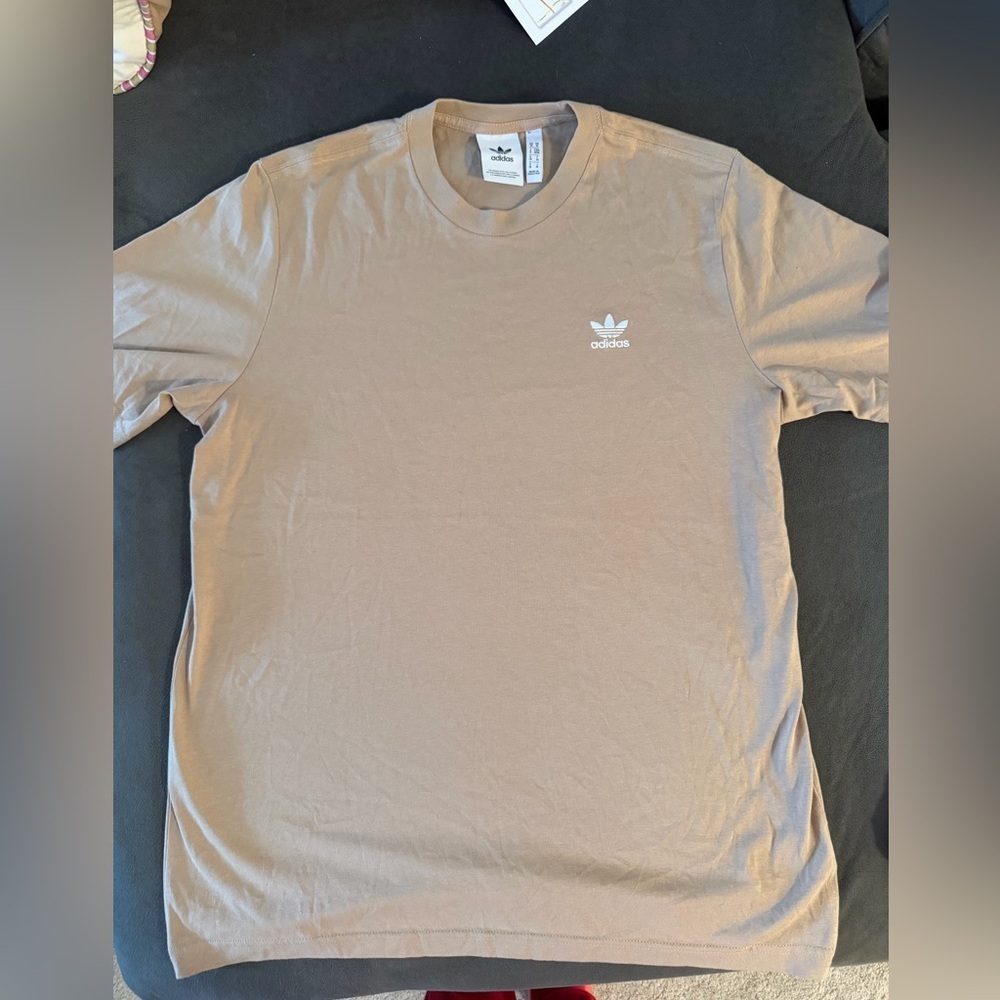 Adidas Men's Beige Short Sleeve Tee M
